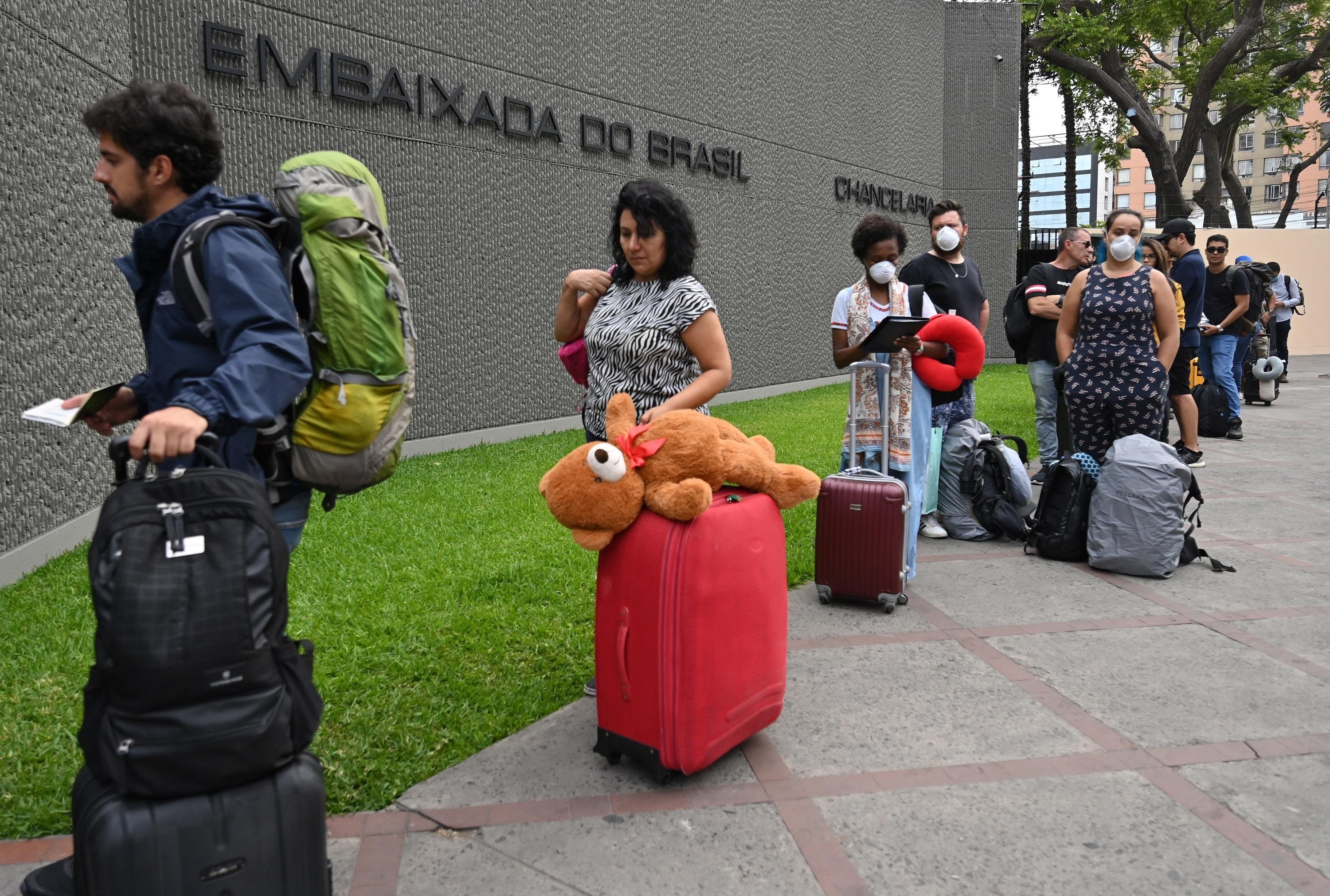 Peru fechou o &uacute;ltimo aeroporto e s&oacute; permite voos de repatriamento