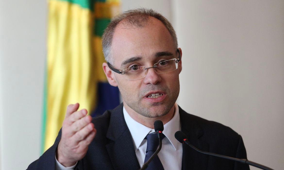 AGU pediu que Marco Aur&eacute;lio reveja o teor de sua decis&atilde;o
