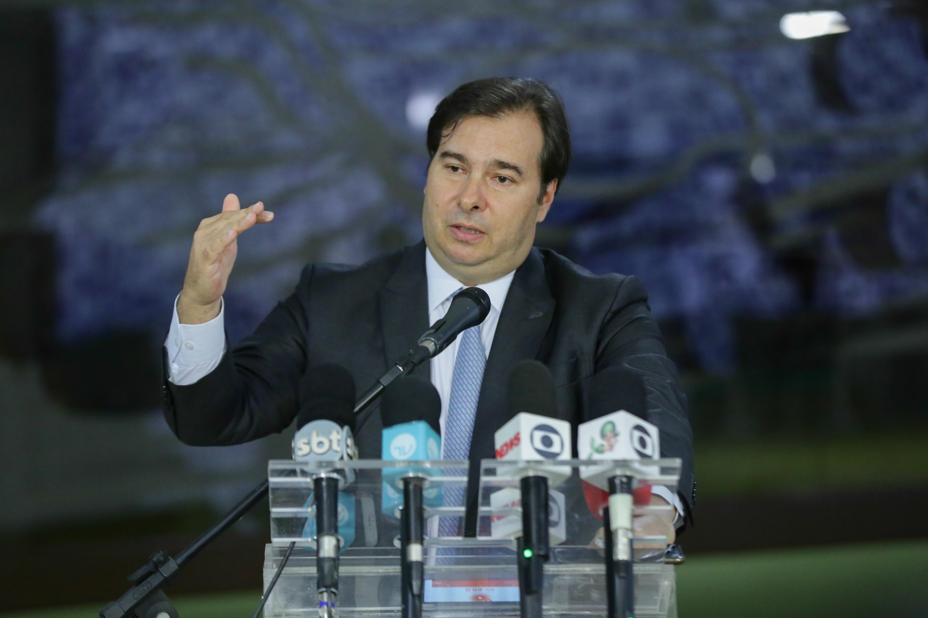"&Eacute; um cen&aacute;rio de guerra", afirmou Maia