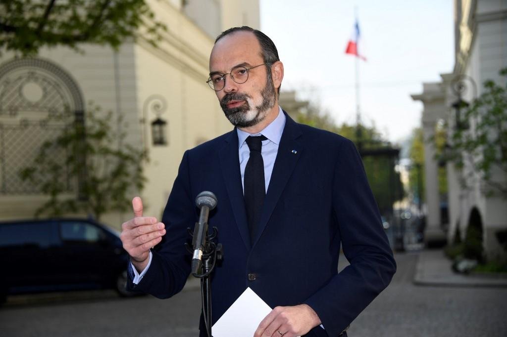 Dirigente franc&ecirc;s afirmou que dias dif&iacute;ceis vir&atilde;o para a Fran&ccedil;a