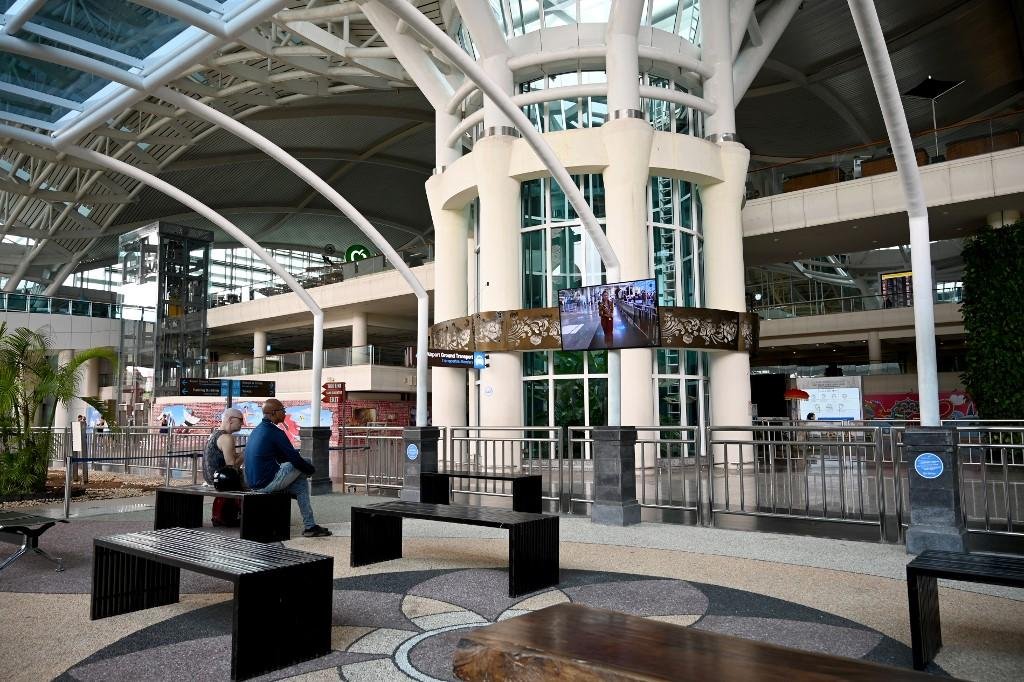 Aeroportos como o de Denpasar, capital da Indon&eacute;sia, est&atilde;o vazios com a pandemia