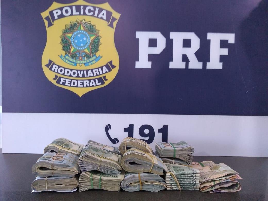Valores estavam escondidos em compartimentos secretos do carro