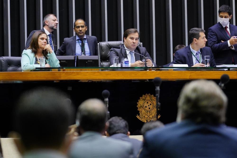 Texto do projeto assegura o afastamento do trabalhador por sete dias, dispensando o atestado m&eacute;dico