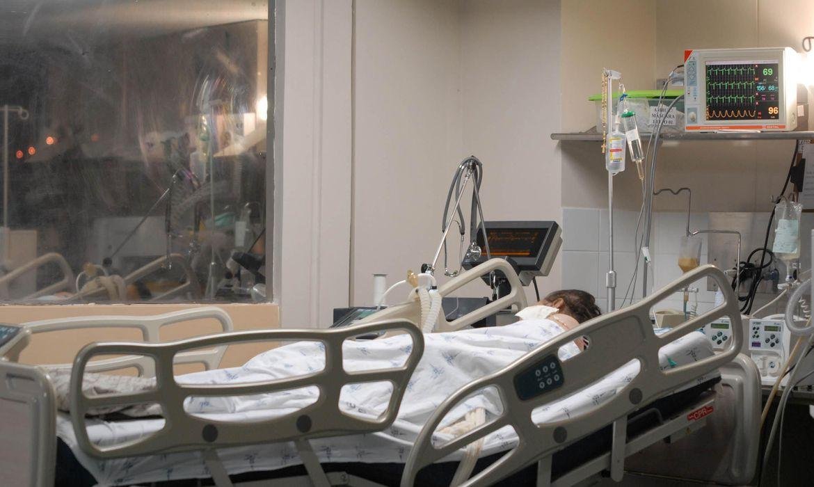 Grupo de m&eacute;dicos do Inca est&aacute; evitando tratamentos que detenham uma maior depress&atilde;o da imunidade, em especial nos pacientes mais fr&aacute;geis