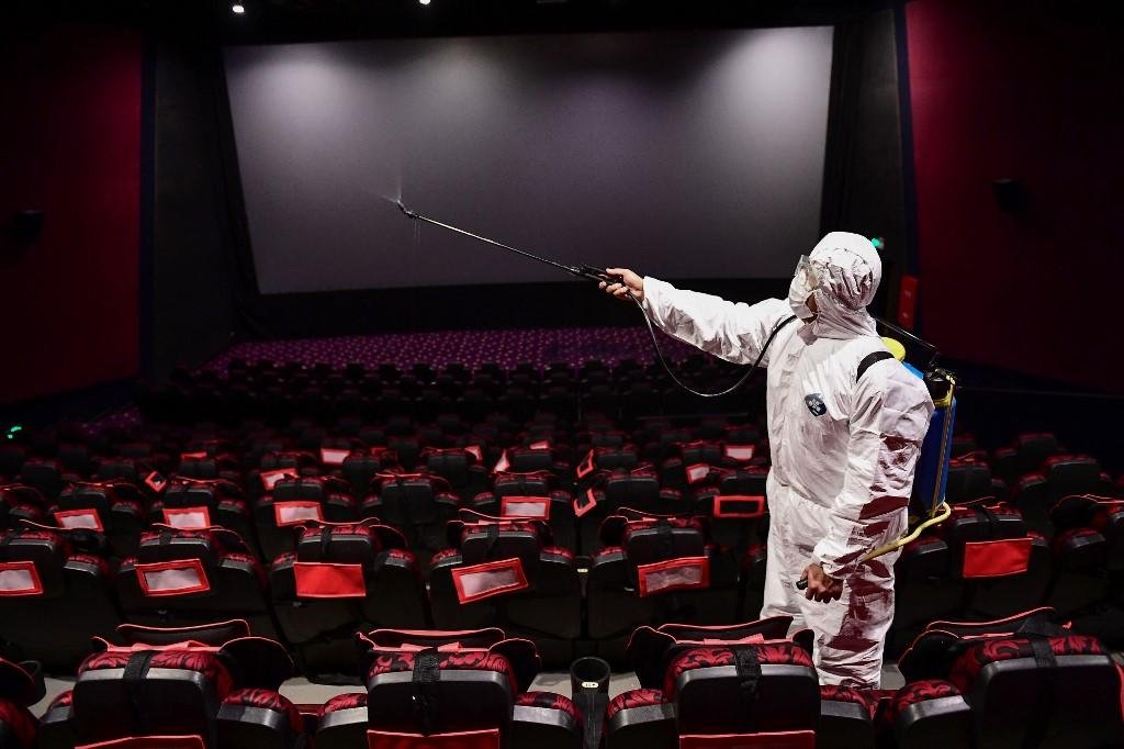 Muitos cinemas passaram por dedetiza&ccedil;&atilde;o antes da reabertura marcada para essa semana
