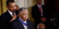 Lowery foi escolhido para discursar na cerimônia de posse do primeiro presidente negro do país, Barack Obama, em 2009, e pouco depois foi homenageado com a Medalha da Liberdade, o prêmio civil mais importante dos Estados Unidos