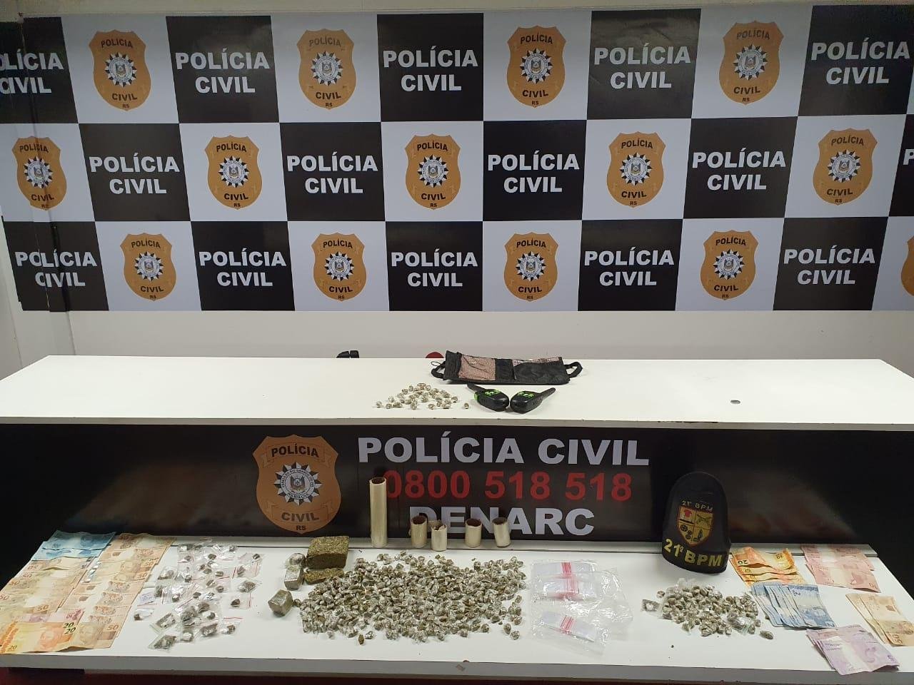 Pol&iacute;cia Civil apreendeu drogas, dinheiro e dois ve&iacute;culos com o criminoso