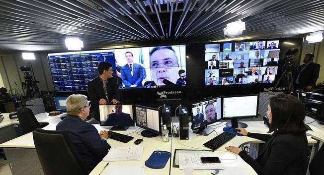 Senado votar&aacute; nesta segunda o aux&iacute;lio de R$ 600 para aut&ocirc;nomos e trabalhadores informais