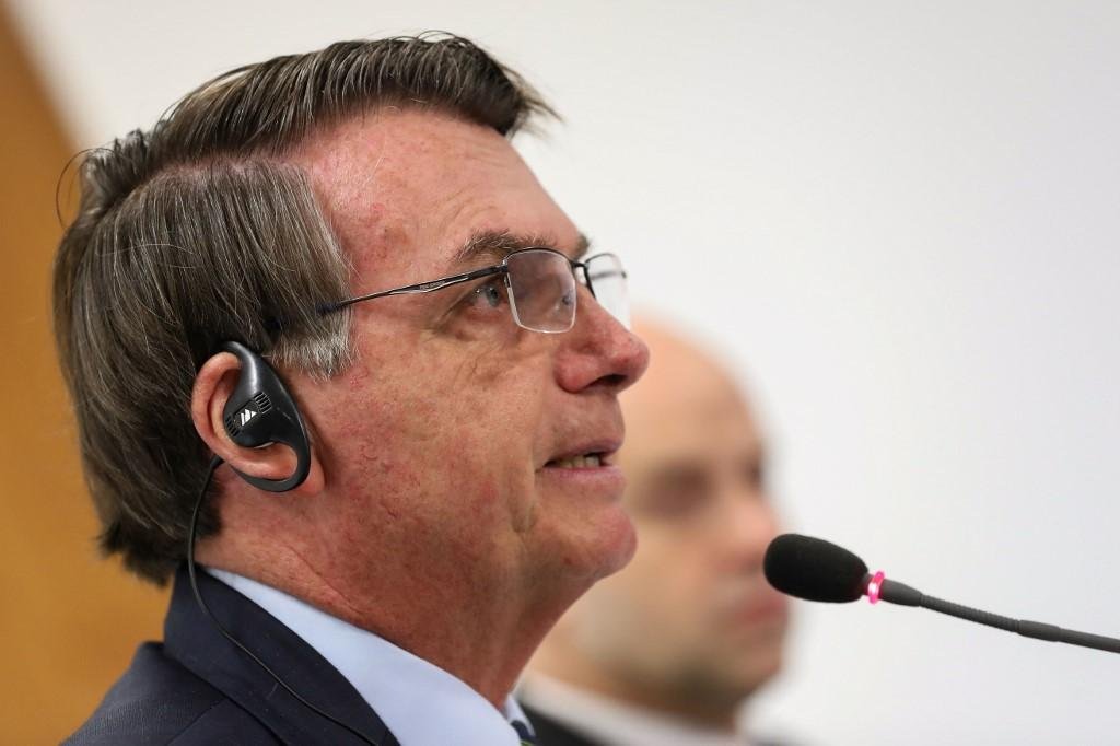 Bolsonaro &eacute; acusado pela Oposi&ccedil;&atilde;o de "cometer crimes, fraudar informa&ccedil;&otilde;es, mentir e incentivar o caos"