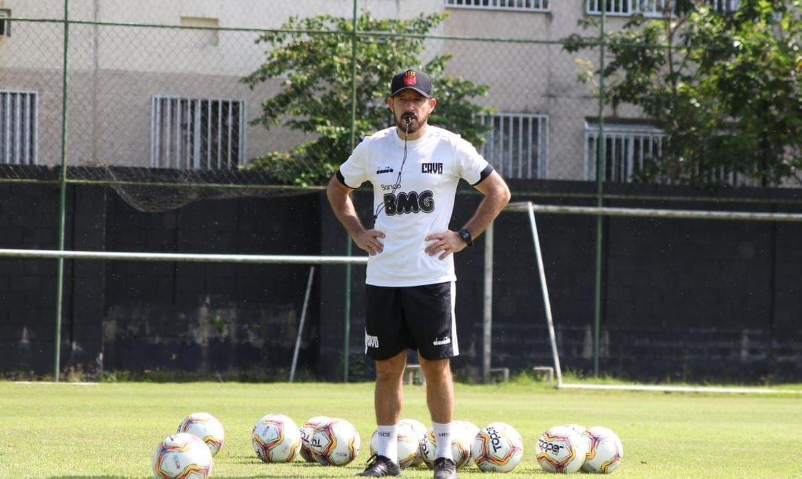 O ex-jogador Ramon ter&aacute; a sua primeira chance como t&eacute;cnico em um grande clube brasileiro