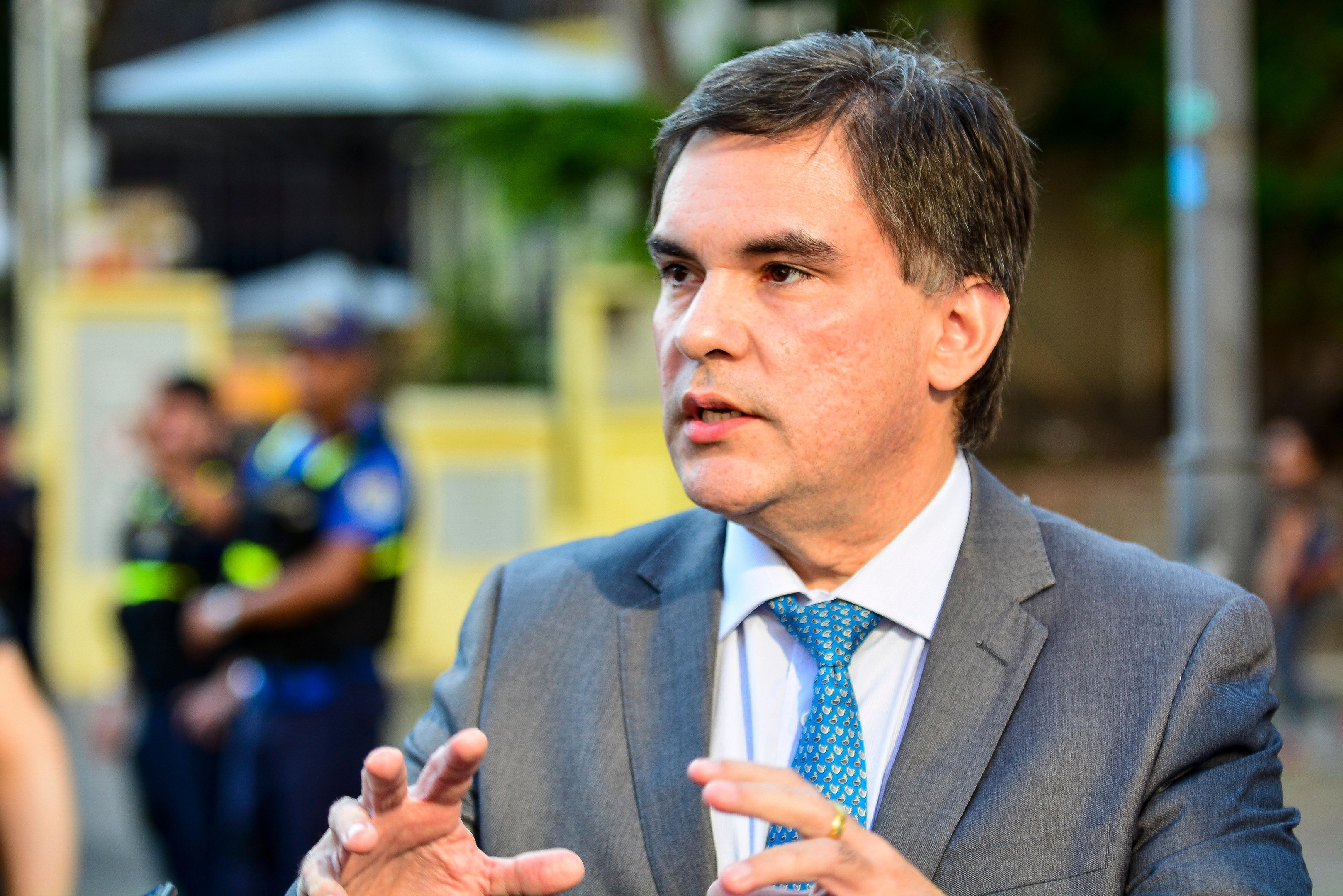 Secret&aacute;rio Bruno Miragem esteve acompanhando o in&iacute;cio da opera&ccedil;&atilde;o contra o descumprimento do decreto municipal de combate ao novo coronav&iacute;rus em Porto Alegre