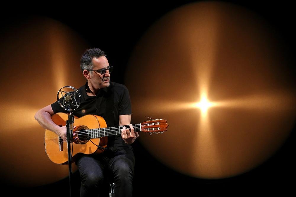 Jorge Drexler em show virtual, no in&iacute;cio da pandemia