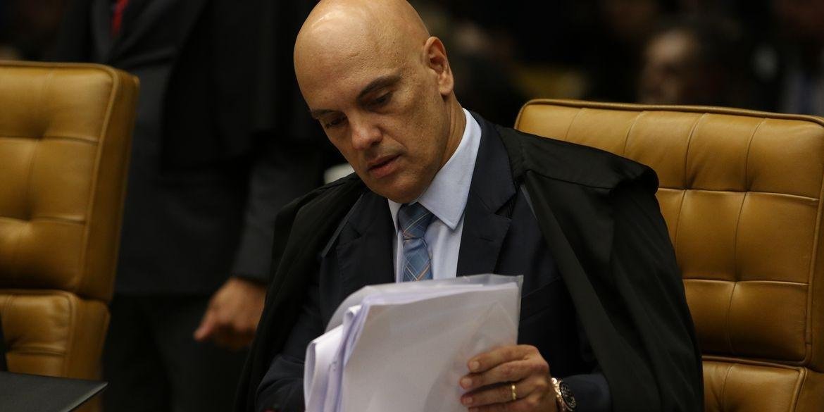 Moraes deu 48h para Bolsonaro se posicionar