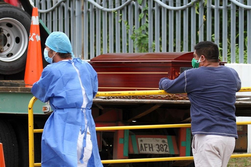 Porta-voz do governo reconheceu falhas no servi&ccedil;o funer&aacute;rio da cidade