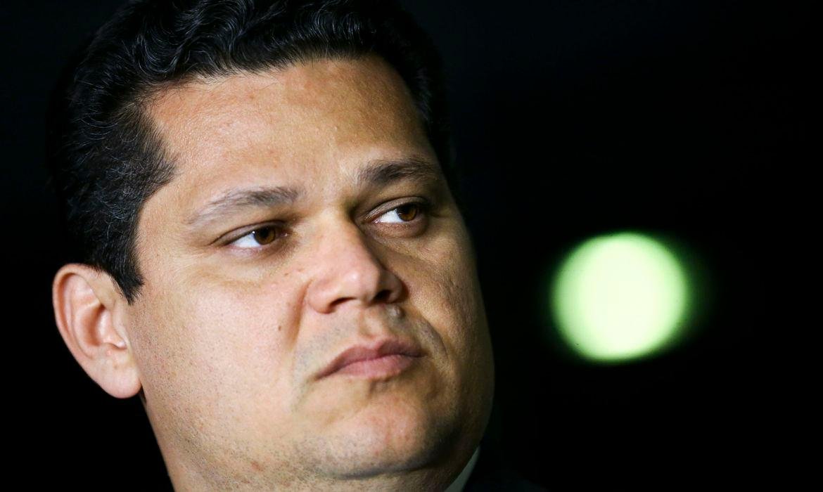 Alcolumbre fez novos testes ap&oacute;s passar 15 dias em recupera&ccedil;&atilde;o