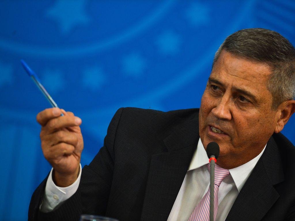 Ministro-chefe da Casa Civil, Walter Braga Netto, anunciou R$ 9,5 bilh&otilde;es para o combate ao Covid-19