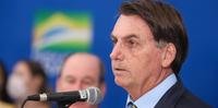 Em relação aos pedidos para que deixe o cargo, Bolsonaro afirmou que, de sua parte, “a palavra renúncia não existe”