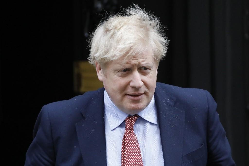 Por conta do novo coronav&iacute;rus, Boris Johnson decide prolongar quarentena