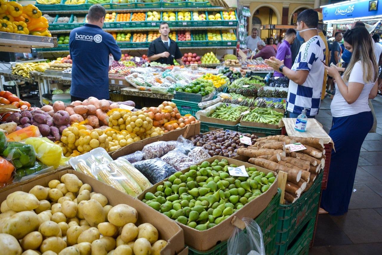 Prefeitura autorizou com&eacute;rcio de produtos aliment&iacute;cios do Mercado P&uacute;blico a abrir 24 horas
