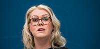 Ministra da Saúde na Suécia, Lena Hallengren admitiu que país precisa de maior rapidez contra Covid-19