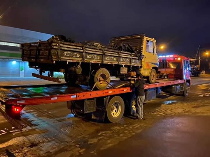 Caminh&otilde;es utilizados para transportar produto roubado foram tamb&eacute;m recolhidos