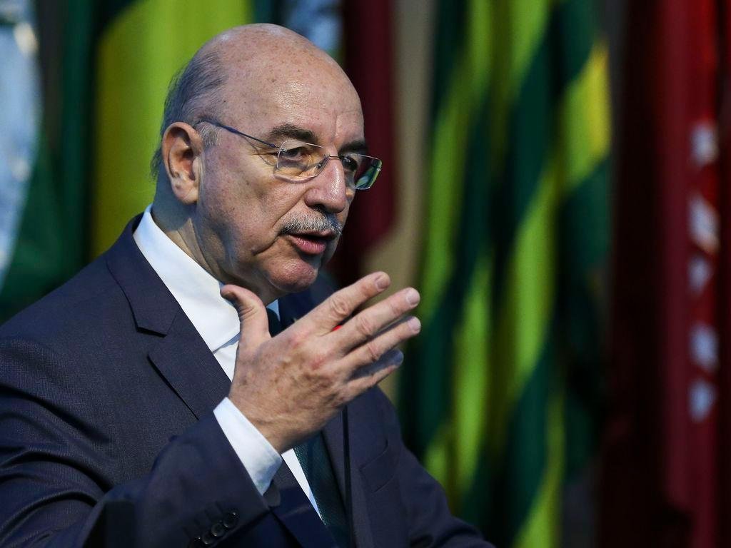 Deputado concorda com Bolsonaro em rela&ccedil;&atilde;o ao relaxamento de medidas restritivas contra o Covid-19 no Pa&iacute;s