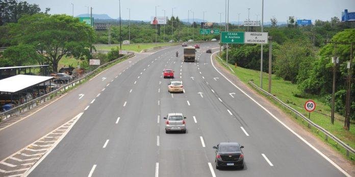 Nos 21 munic&iacute;pios que fazem parte da regi&atilde;o de Laguna, conforme um decreto do governador Carlos Mois&eacute;s (PSL), restaurantes, lancherias e bares seguem fechados e funcionando somente por delivery.