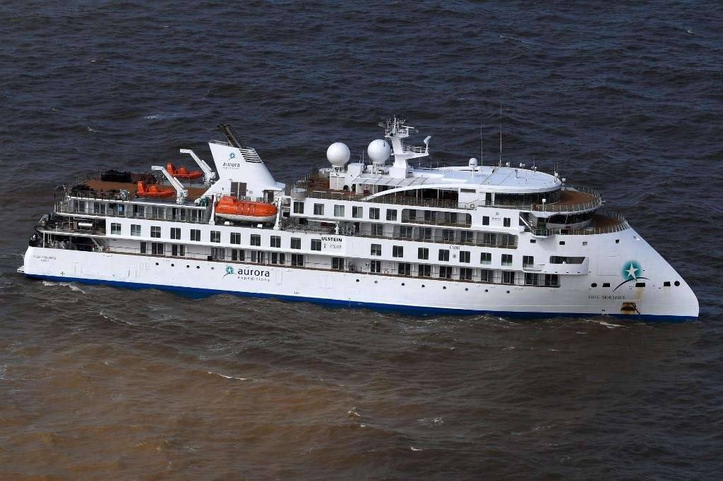 Passageiros est&atilde;o no navio de cruzeiro Greg Mortimer, ancorado h&aacute; dias na costa de Montevid&eacute;u