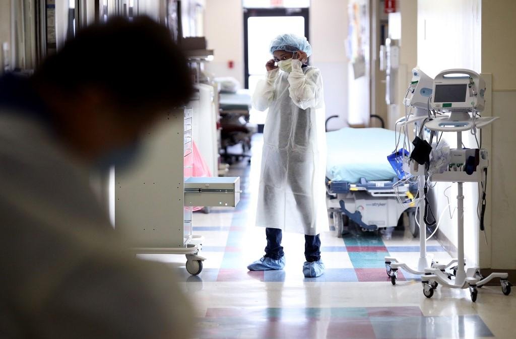 EUA &eacute; o pa&iacute;s com o maior n&uacute;mero de infec&ccedil;&otilde;es confirmadas do mundo