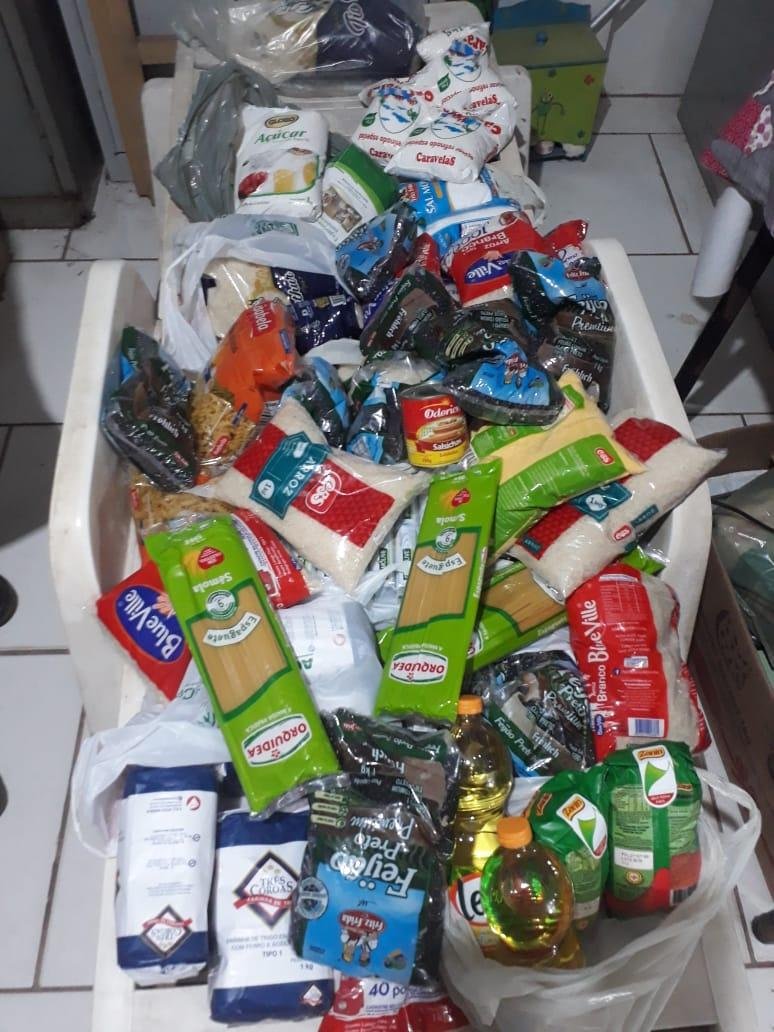Primeira a&ccedil;&atilde;o arrecadou 60 quilos de produtos aliment&iacute;cios e de higiene.