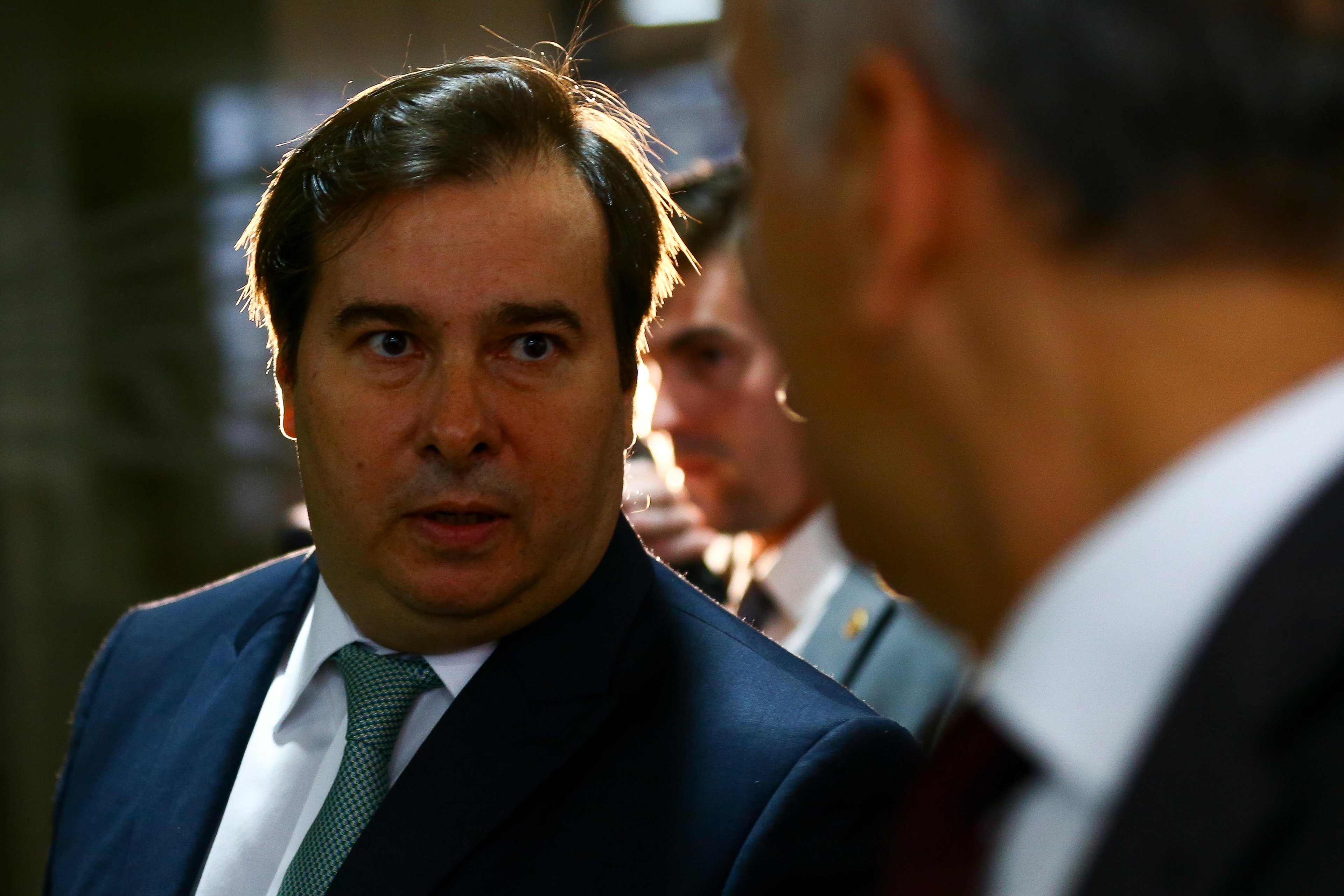 Para Maia, h&aacute; ainda um enfrentamento pol&iacute;tico por tr&aacute;s do que ele chamou de &ldquo;falsa disputa&rdquo; em torno do projeto em an&aacute;lise na C&acirc;mara