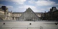 Louvre está fechado na França