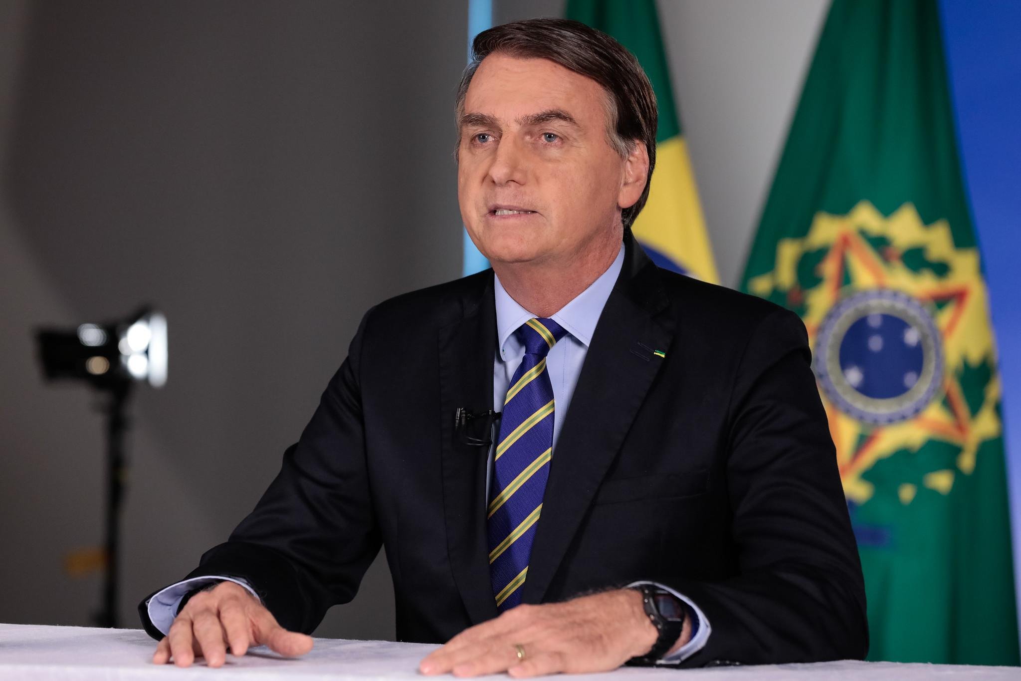 "O caos est&aacute; a&iacute;: sem dinheiro e sem produ&ccedil;&atilde;o", disse Bolsonaro