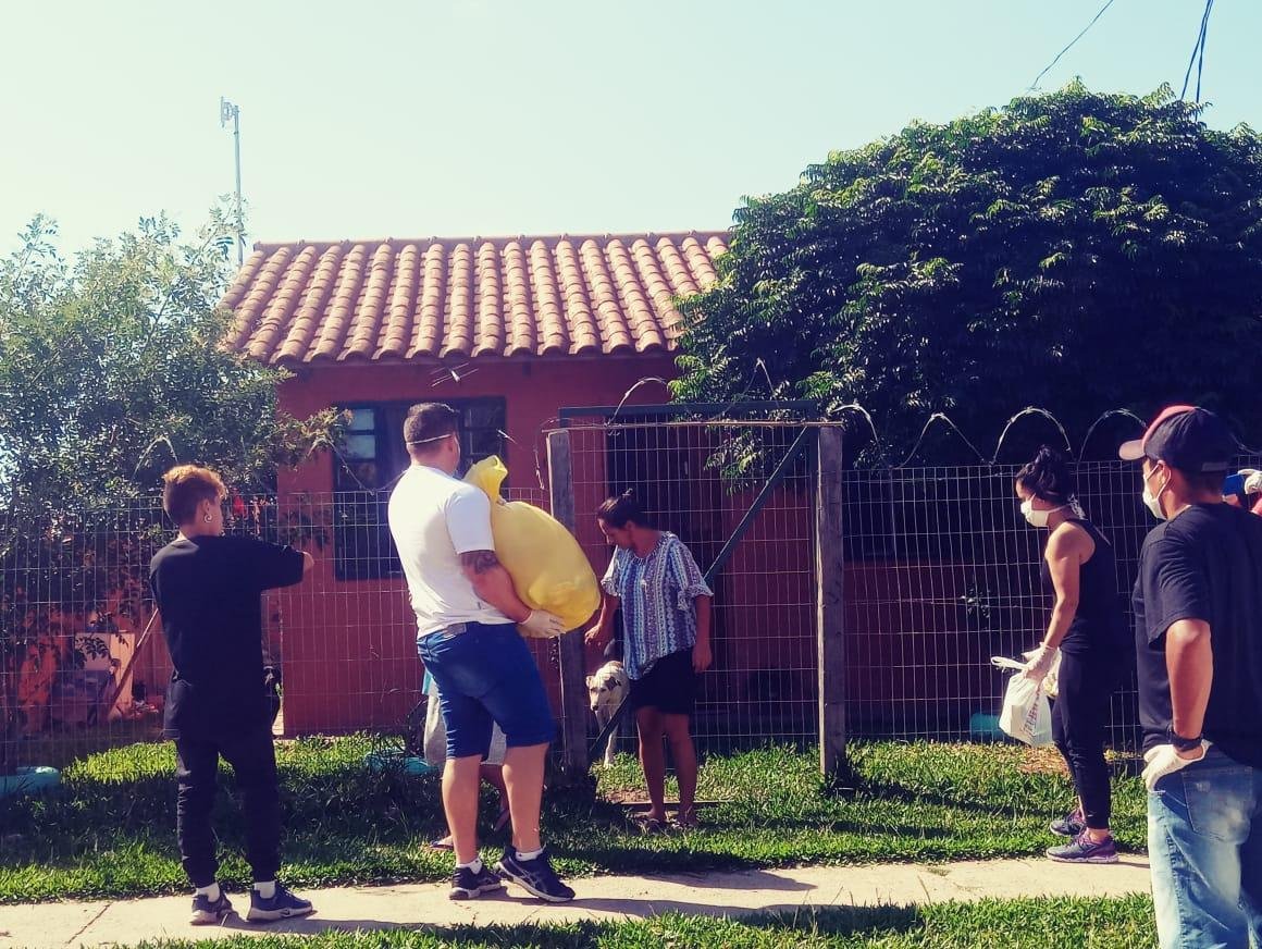 As cestas foram montadas com as arrecada&ccedil;&otilde;es recebidas do dia 2 ao dia 9 de abril.