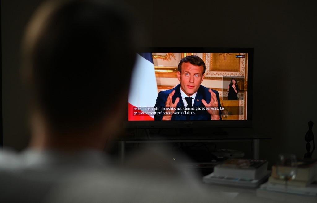 Presidente franc&ecirc;s realizou discurso televisionado nesta segunda-feira