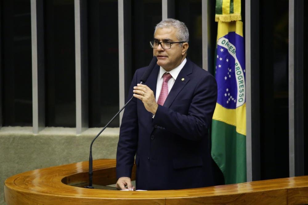 Christino Aureo tamb&eacute;m elevou al&iacute;quota que dever&aacute; ser recolhida para o FGTS mensalmente