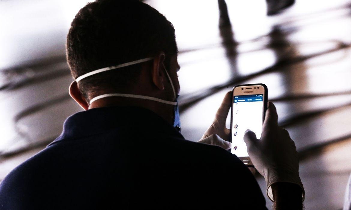 Gigantes da tecnologia auxiliam no combate ao coronav&iacute;rus