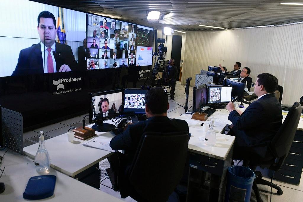 A sess&atilde;o desta sexta-feira foi realizada por videoconfer&ecirc;ncia