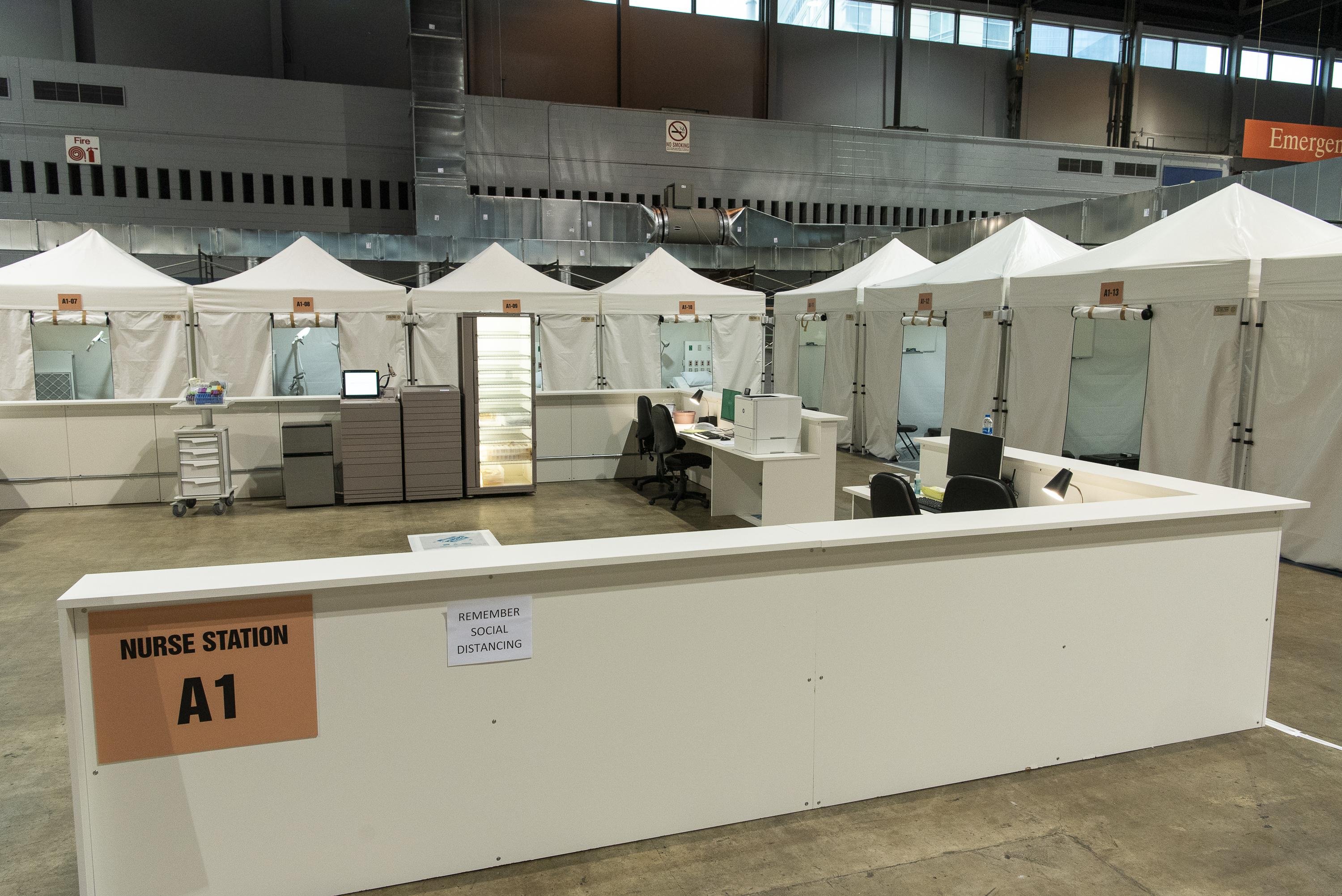Tendas para atendimento de pacientes em Chicago