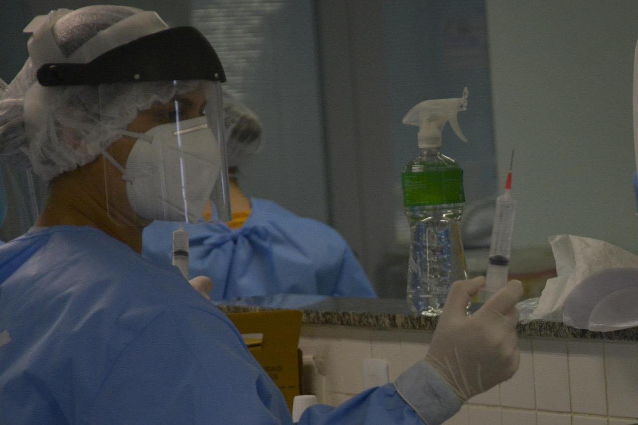 Cerca de 10% dos leitos adultos de UTI em Porto Alegre estavam ocupados por pacientes com Covid-19