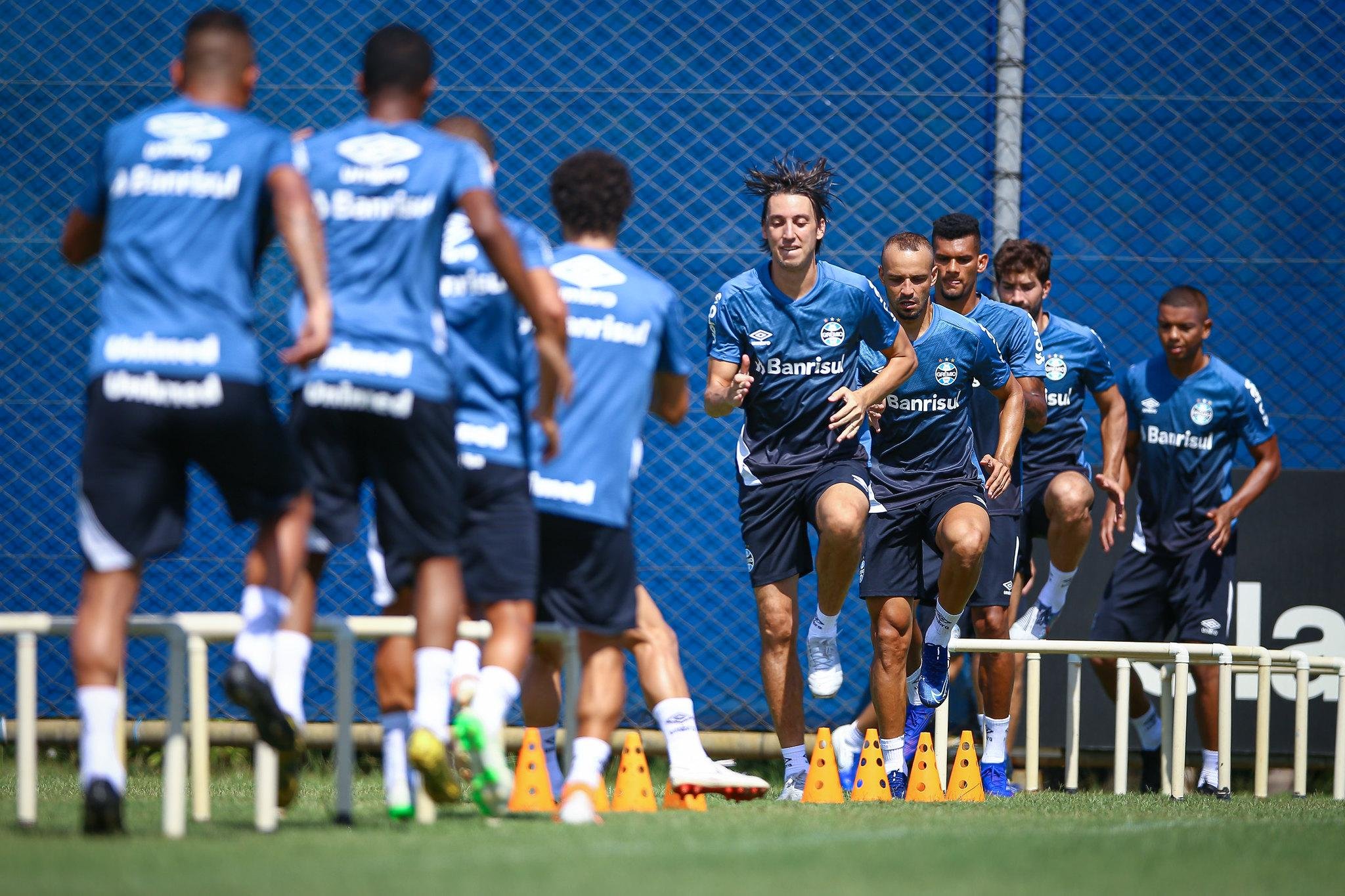Gr&ecirc;mio se preocupa com tempo de prepara&ccedil;&atilde;o ap&oacute;s retorno do futebol