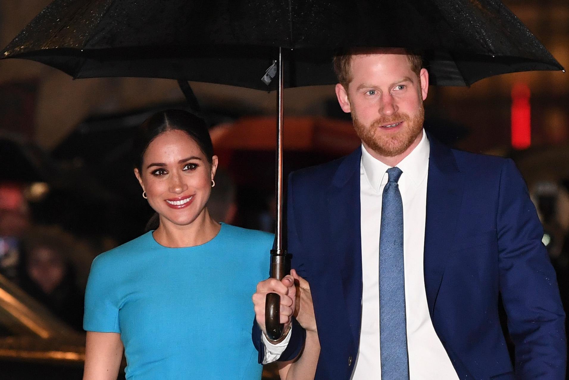 Neto da rainha Elizabeth II e sua esposa disseram n&atilde;o querer serem usados como "uma moeda em uma economia de 'clickbait' e distor&ccedil;&atilde;o"