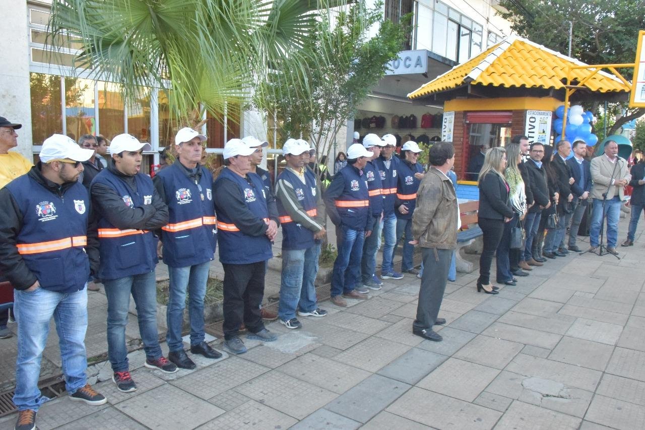 22 agentes atuam na informa&ccedil;&atilde;o, orienta&ccedil;&atilde;o e controle do estacionamento pago.