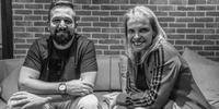Guilherme Alf e Débora Tessler à frente do Podcast 