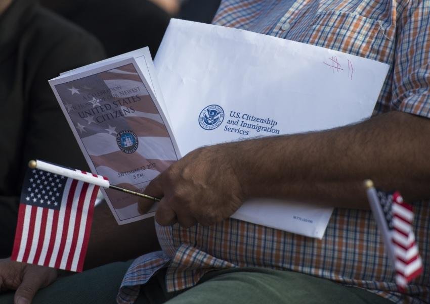 Trump decidiu suspender temporariamente a imigra&ccedil;&atilde;o aos Estados Unidos