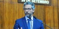 Líder do governo na Assembleia, Frederico Antunes, explica projeto do Executivo