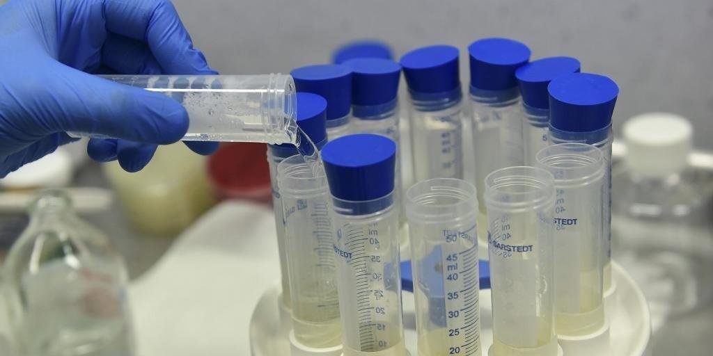 Pa&iacute;ses correm contra o tempo para encontrar vacina contra a Covid-19