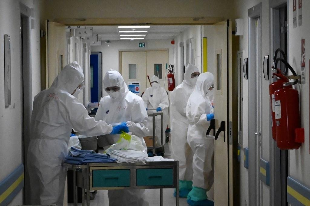 Profissionais da sa&uacute;de lutam contra Covid-19 na It&aacute;lia