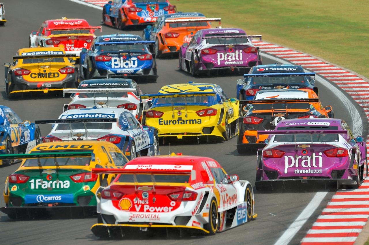 Anteriormente, a Stock havia adiado as duas primeiras etapas do campeonato, a Corrida de Duplas, em Goi&acirc;nia, em 29 de mar&ccedil;o, e a prova do Velopark, em 12 de abril