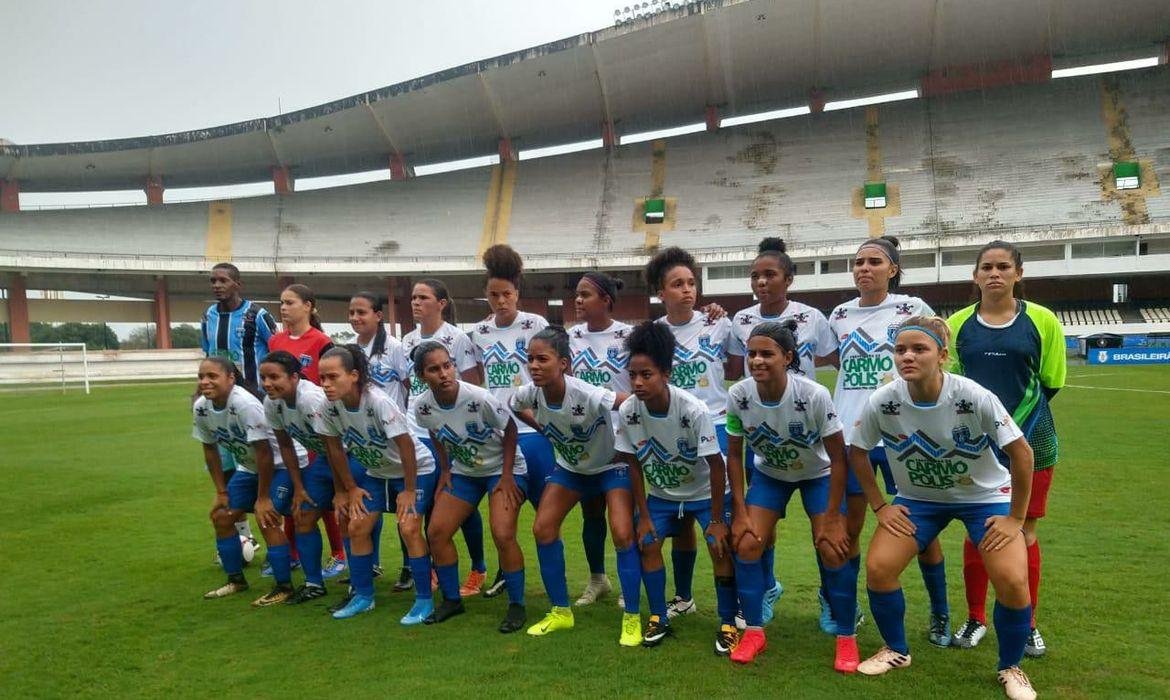 Repasse de apoio ao futebol feminino enfrenta impasse